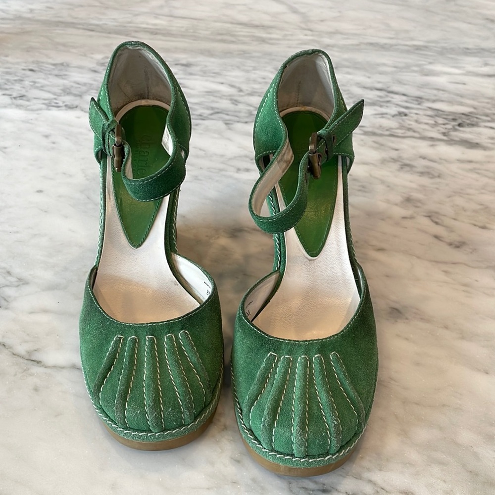 Charles David “Sterling” wedge. Green color.